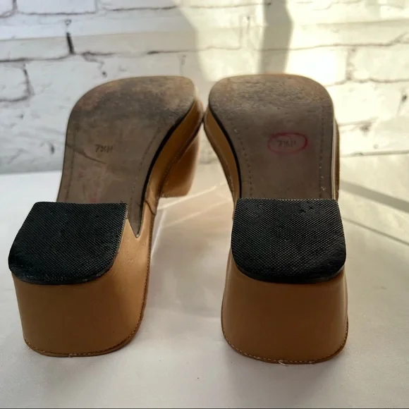 Donald J. Pliner Tan Leather Wedge Slides Sandals Buckle Size 7.5 Narrow - Picture 12 of 14